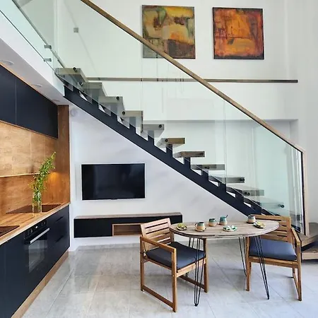 Idyll Homes The Penthouse * Avdhellero